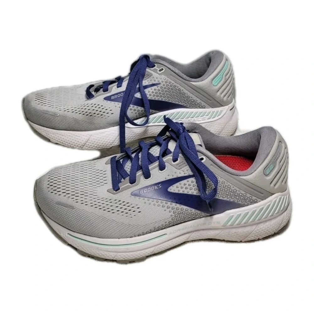 Brooks Adrenaline GTS 22 Women's Size 10.5 D (Wide) Running Shoes Gray